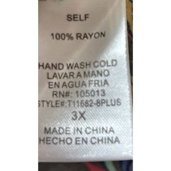 Savanna Jane Top Size 3X Black Abstract Embroidered Floral Boho Artsy Cottage - Picture 8 of 9